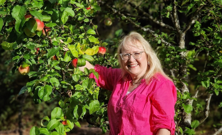 Jaanan onnistumistarina – oppisopimuksella kouluttautumista ja tiiviitä työpäiviä